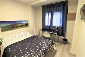 Private room for rent for €465 per month in Granada, Calle Doctor Vaca Castro