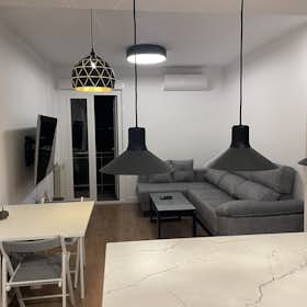 Apartment for rent for €1,500 per month in Madrid, Calle Esteban Mora