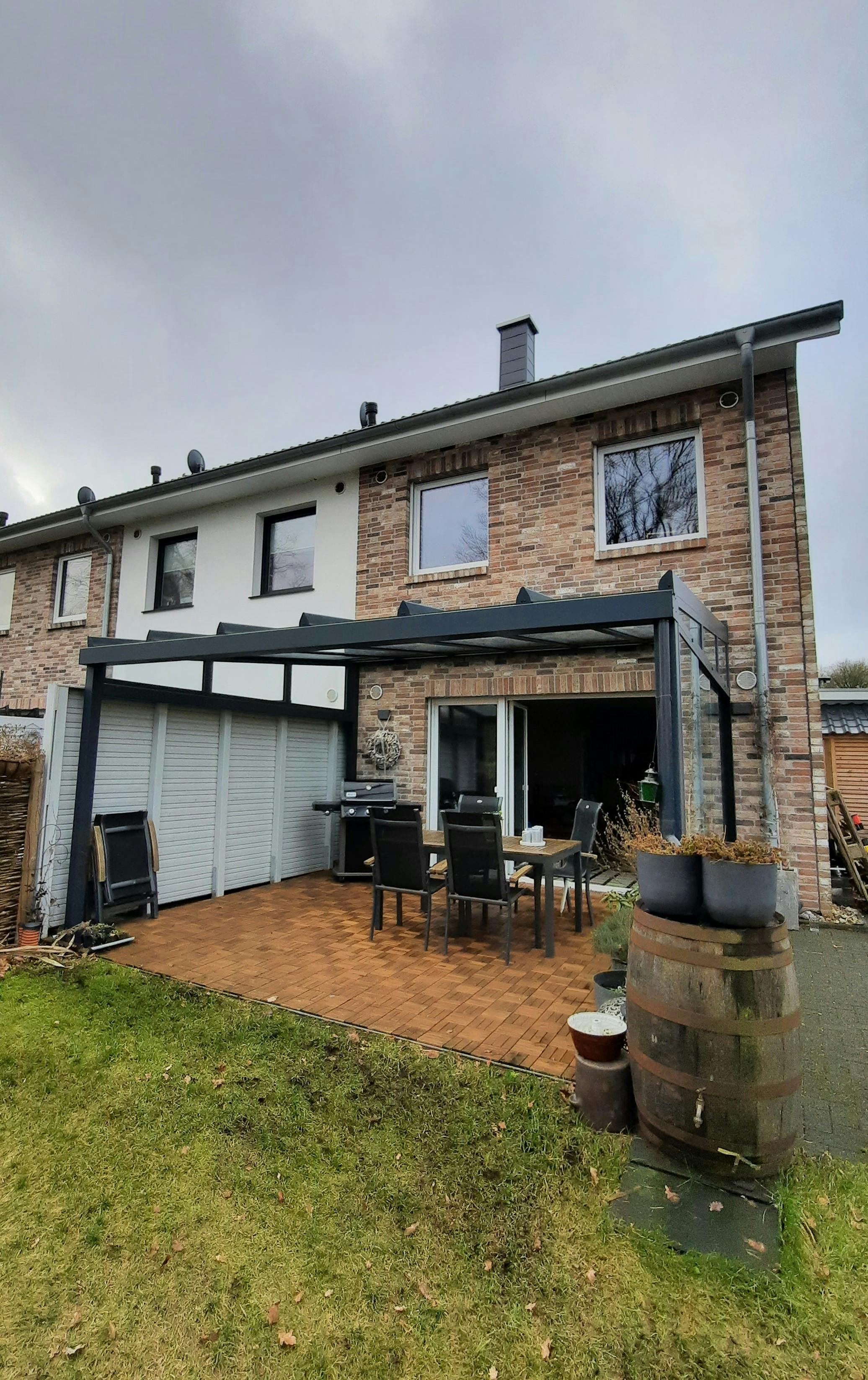 Haus zu mieten für 2.000 € pro Monat in Kiel, Bogenstraße