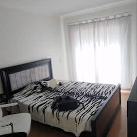 Privé kamer te huur voor € 550 per maand in Alenquer, Beco do Poço
