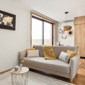 Apartment for rent for €3,000 per month in Vila Nova de Gaia, Avenida da República