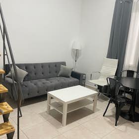 Studio for rent for €950 per month in Madrid, Plaza de la Puerta del Sol