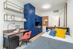 单间公寓 正在以 €830 的月租出租，其位于 Turin, Via Moretta