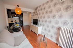 Apartment for rent for €2,200 per month in Madrid, Calle del General Pardiñas