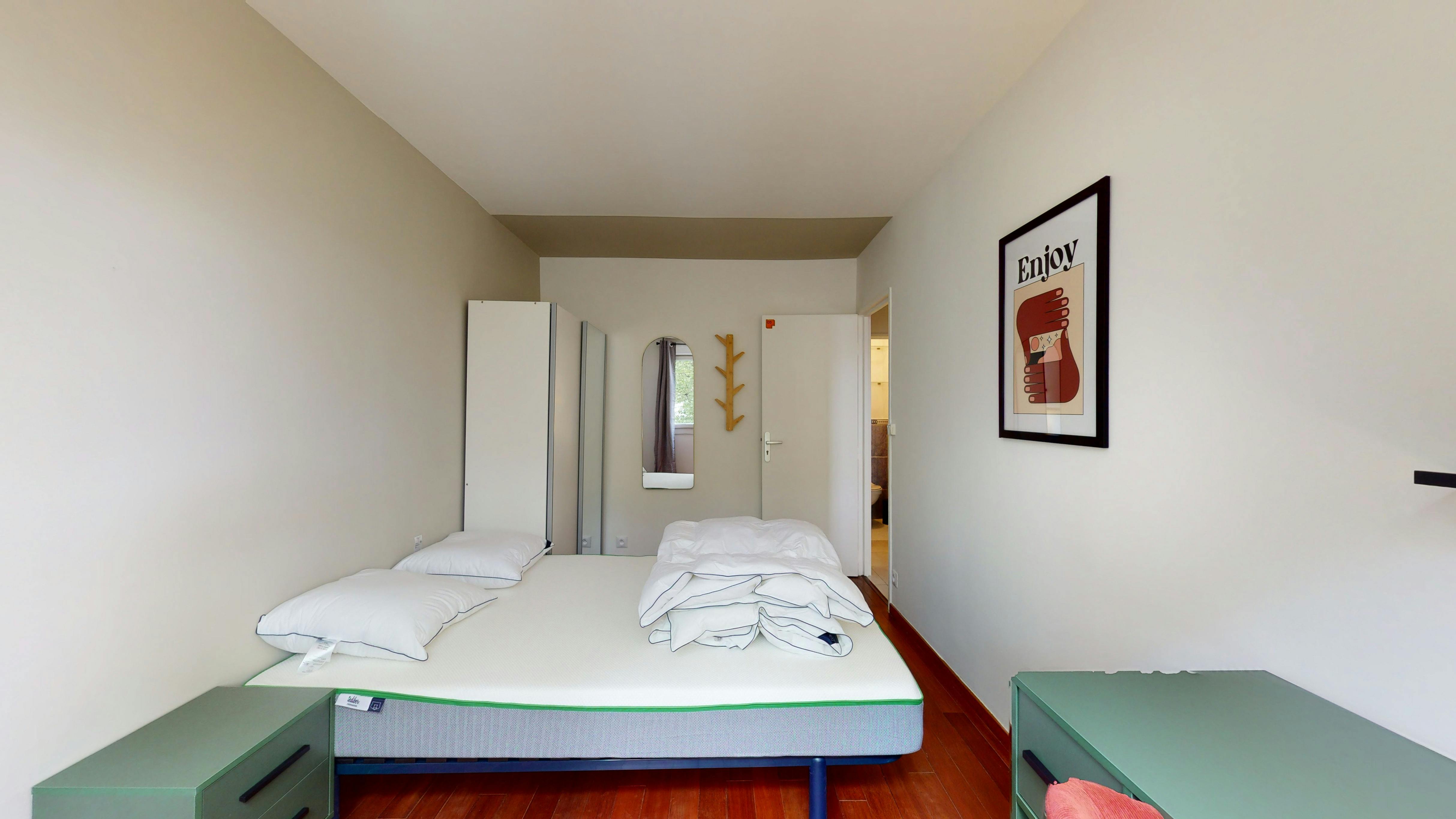 Single room Villejuif, 1 bed, 11m² — photo 23