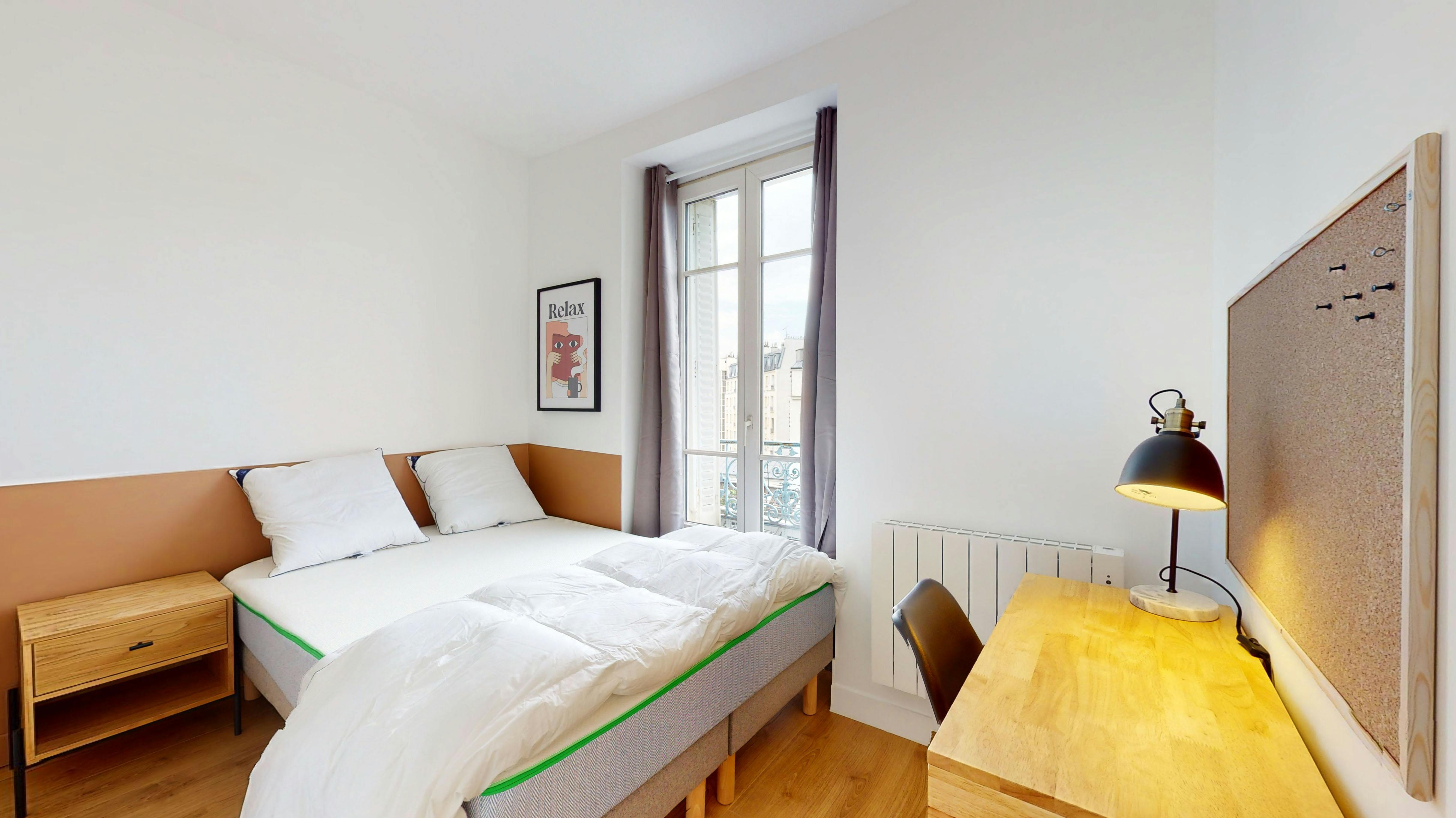 Private room for rent for €1,228 per month in Paris, Boulevard Garibaldi