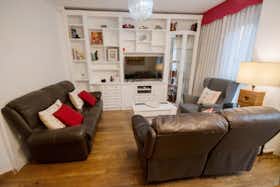 Wohnung zu mieten für 1.950 € pro Monat in Madrid, Calle Atapuerca