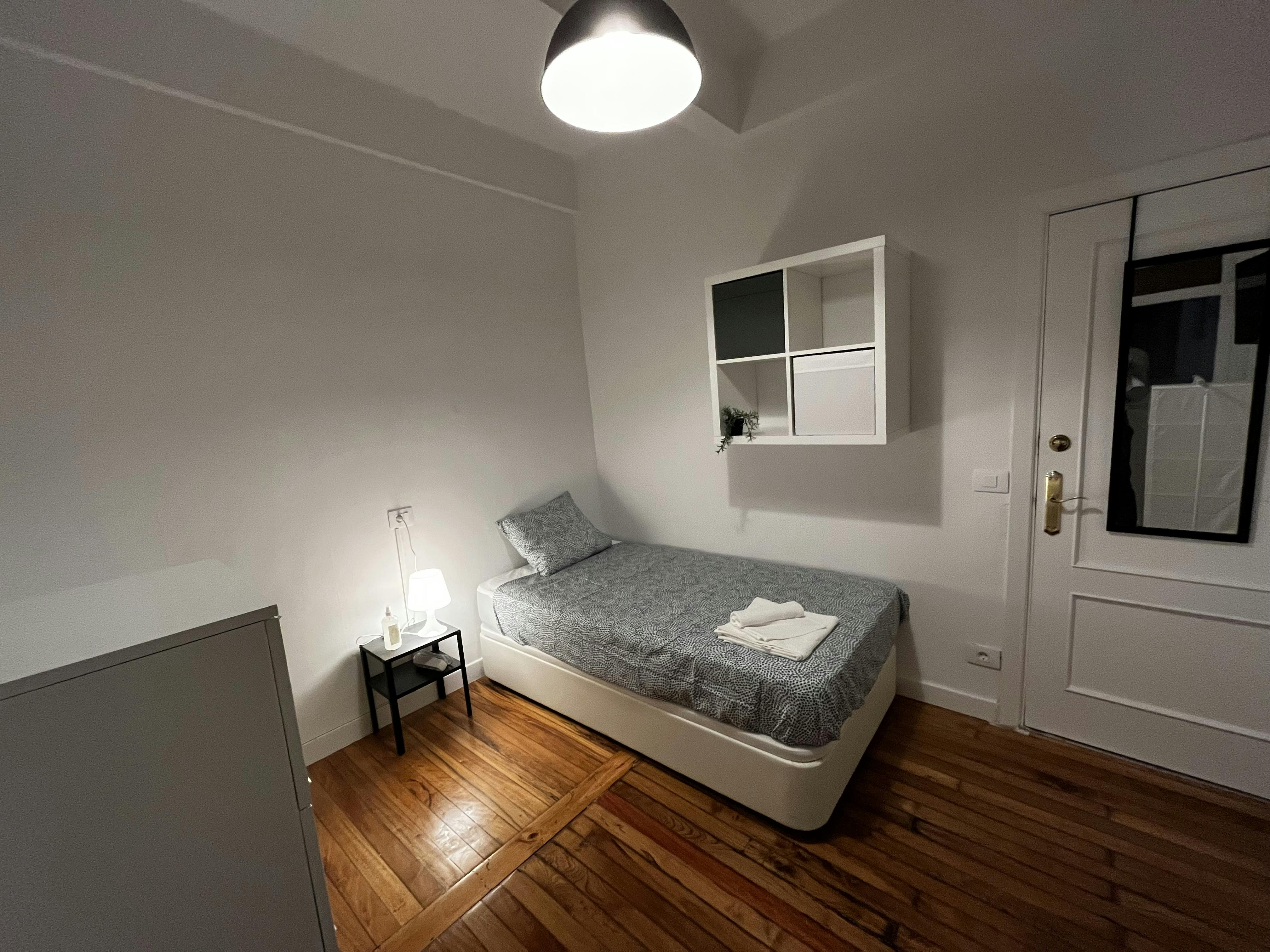 Chambre partagée à louer pour 550 €/mois à Bilbao, Maximo Agirre kalea
