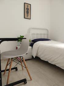 Privé kamer te huur voor € 350 per maand in Alicante, Calle Sargento Vaillo