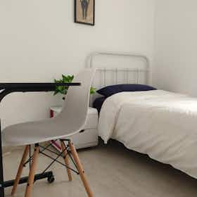 Приватна кімната за оренду для 350 EUR на місяць у Alicante, Calle Sargento Vaillo