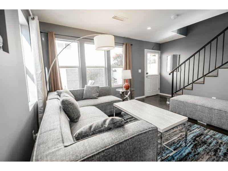 Будинок за оренду для $6,000 на місяць у North Hollywood, Riverton Ave