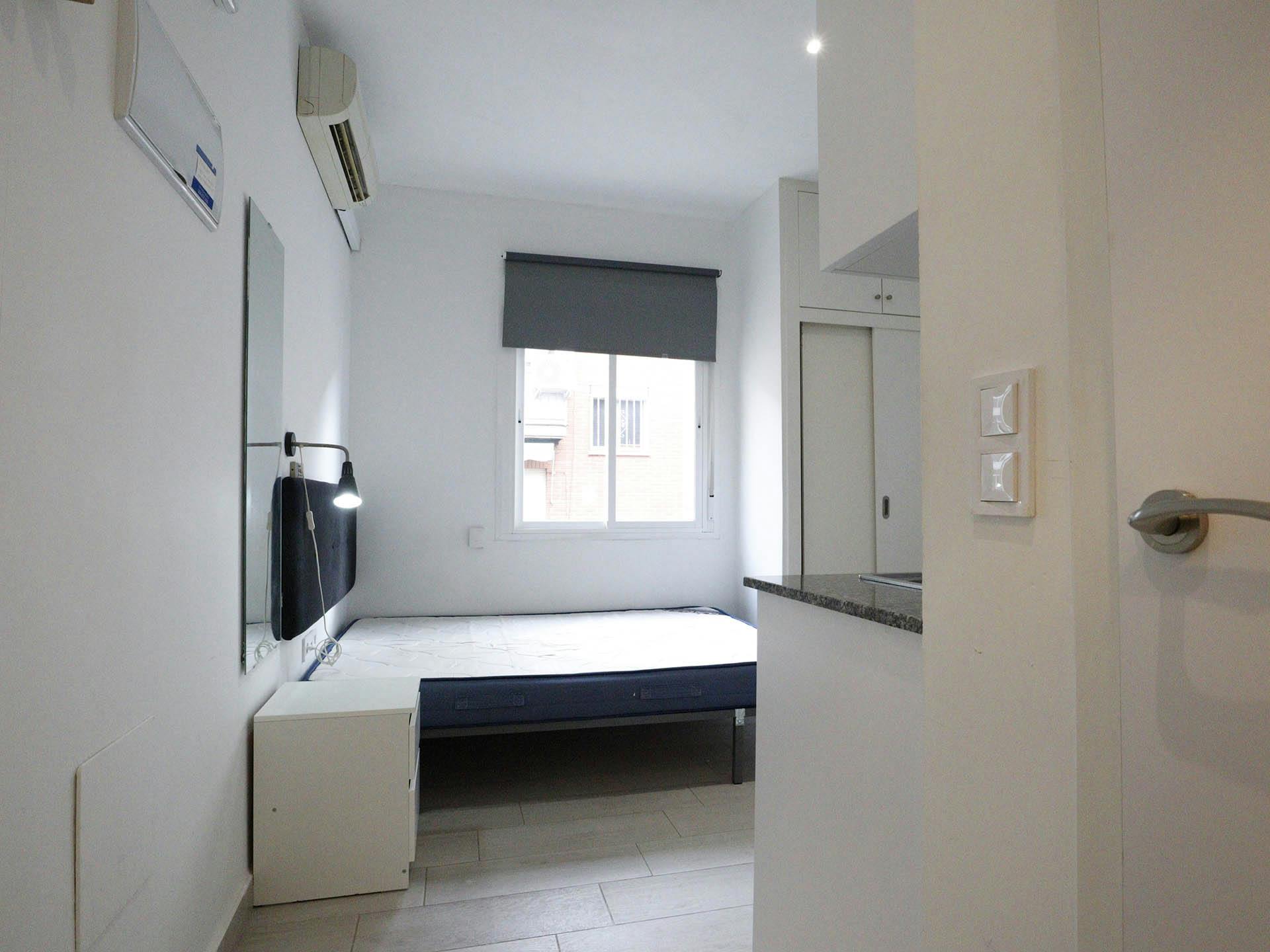 Calle de Rodrigo Uhagón, Madrid preview