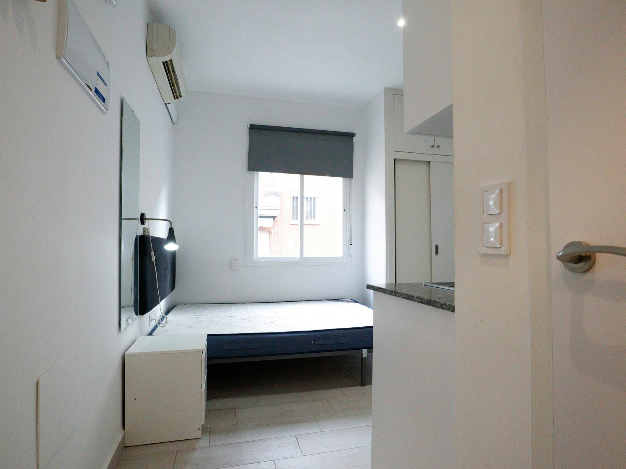 Calle de Rodrigo Uhagón, Madrid preview