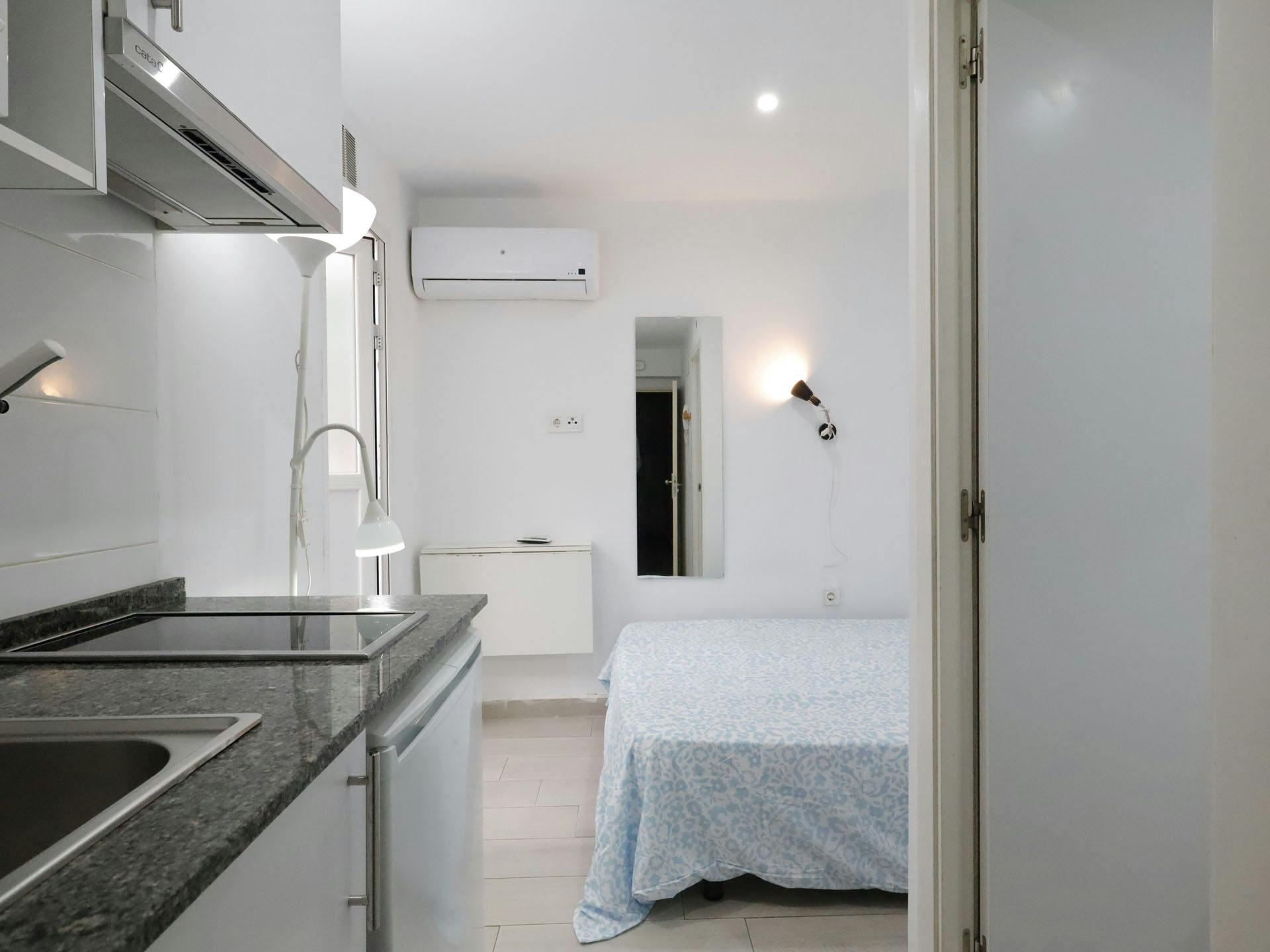 Calle de Rodrigo Uhagón, Madrid preview