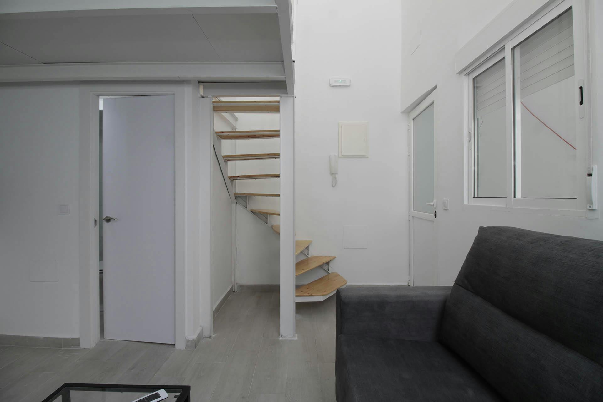 Studio for rent for €825 per month in Madrid, Calle de Rodrigo Uhagón