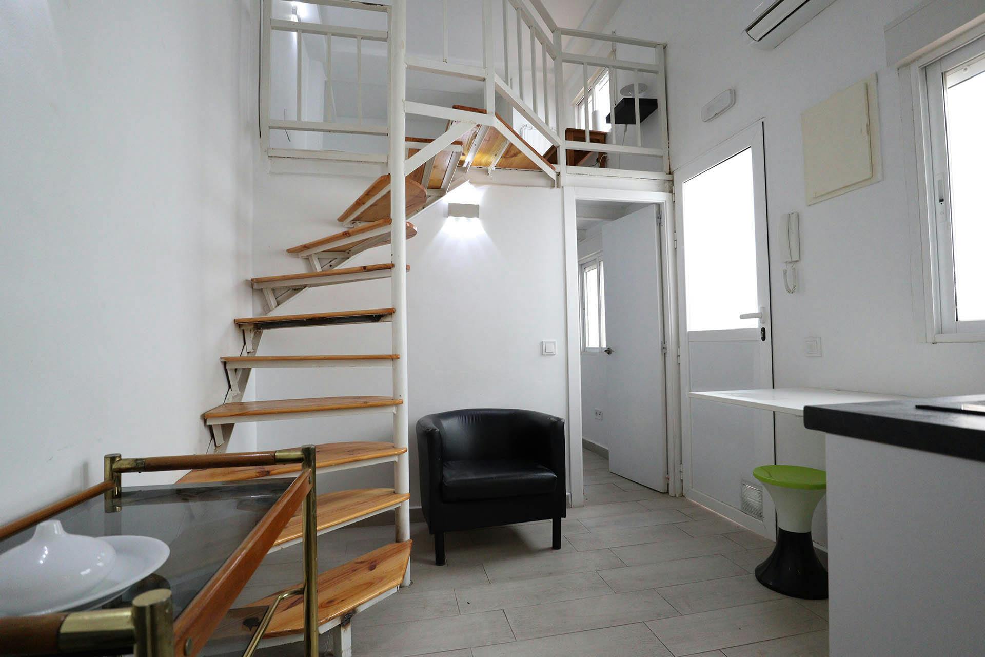 Apartamento en alquiler por 900 € al mes en Madrid, Calle de Santoña