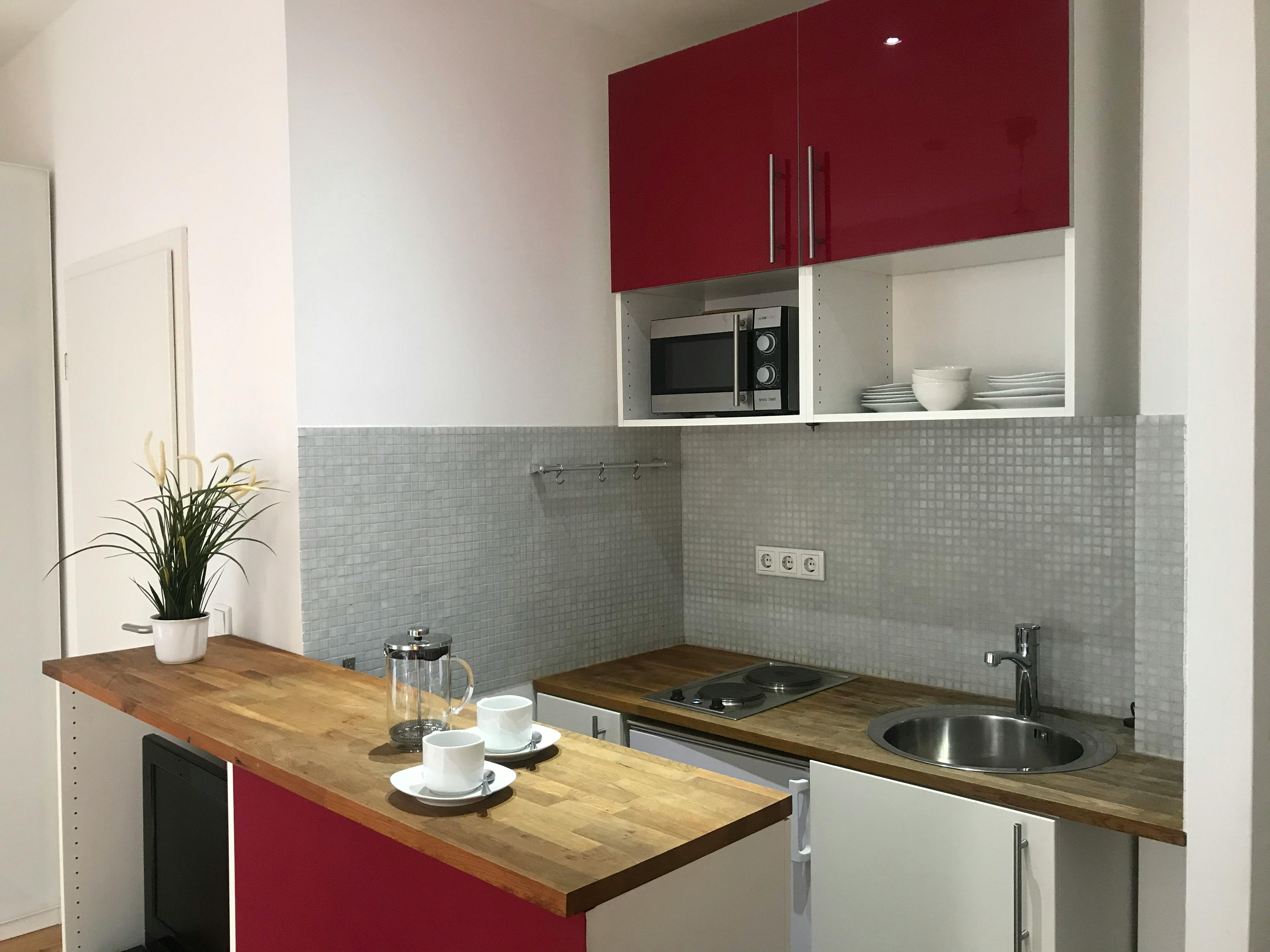 Studio zu mieten für 1.095 € pro Monat in Köln, Schillingstraße