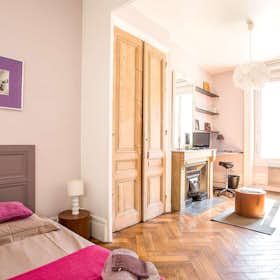 单间公寓 正在以 €1,090 的月租出租，其位于 Lyon, Rue Bugeaud