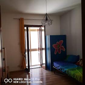 Apartament de închiriat pentru 700 EUR pe lună în Palermo, Piazza dei Tedeschi