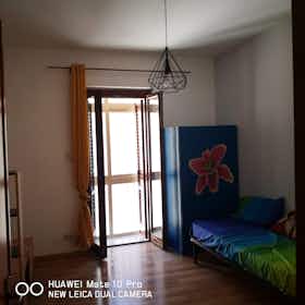 Wohnung zu mieten für 700 € pro Monat in Palermo, Piazza dei Tedeschi