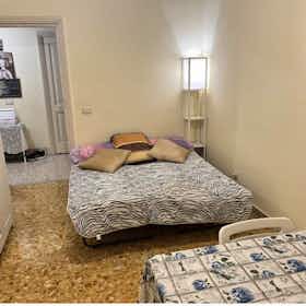 Private room for rent for €1,400 per month in Rome, Via Sebastiano Veniero