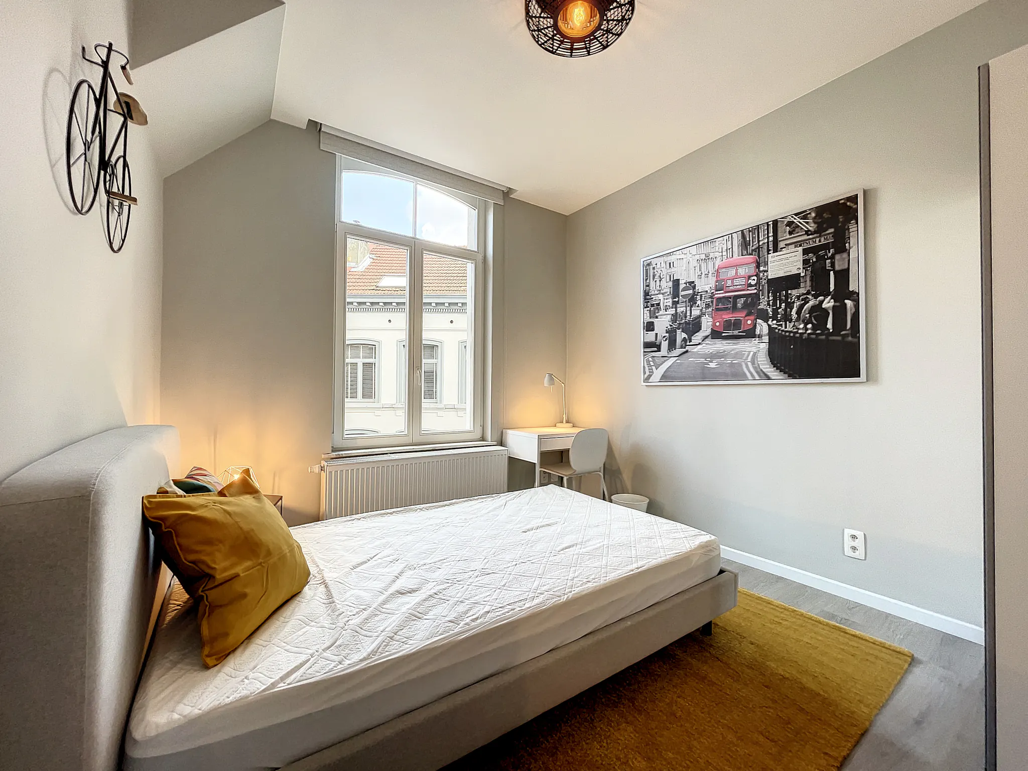 Rue de Spa, Brussels preview