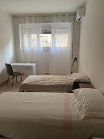 Gedeelde kamer te huur voor € 400 per maand in Rome, Via Cipro