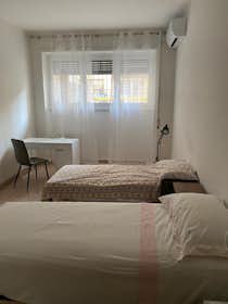 共用房间 正在以 €400 的月租出租，其位于 Rome, Via Cipro