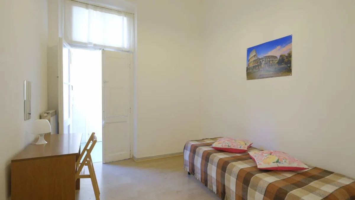 Private room in Viale Giulio Cesare, Rome (1346294) ROOM