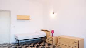 Private room for rent for €700 per month in Rome, Via Alfonso Borelli