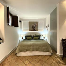 Monolocale for rent for 4.500 € per month in Taormina, Vico Caio Verre