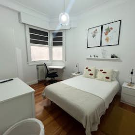 Mehrbettzimmer zu mieten für 550 € pro Monat in Bilbao, Maximo Agirre kalea