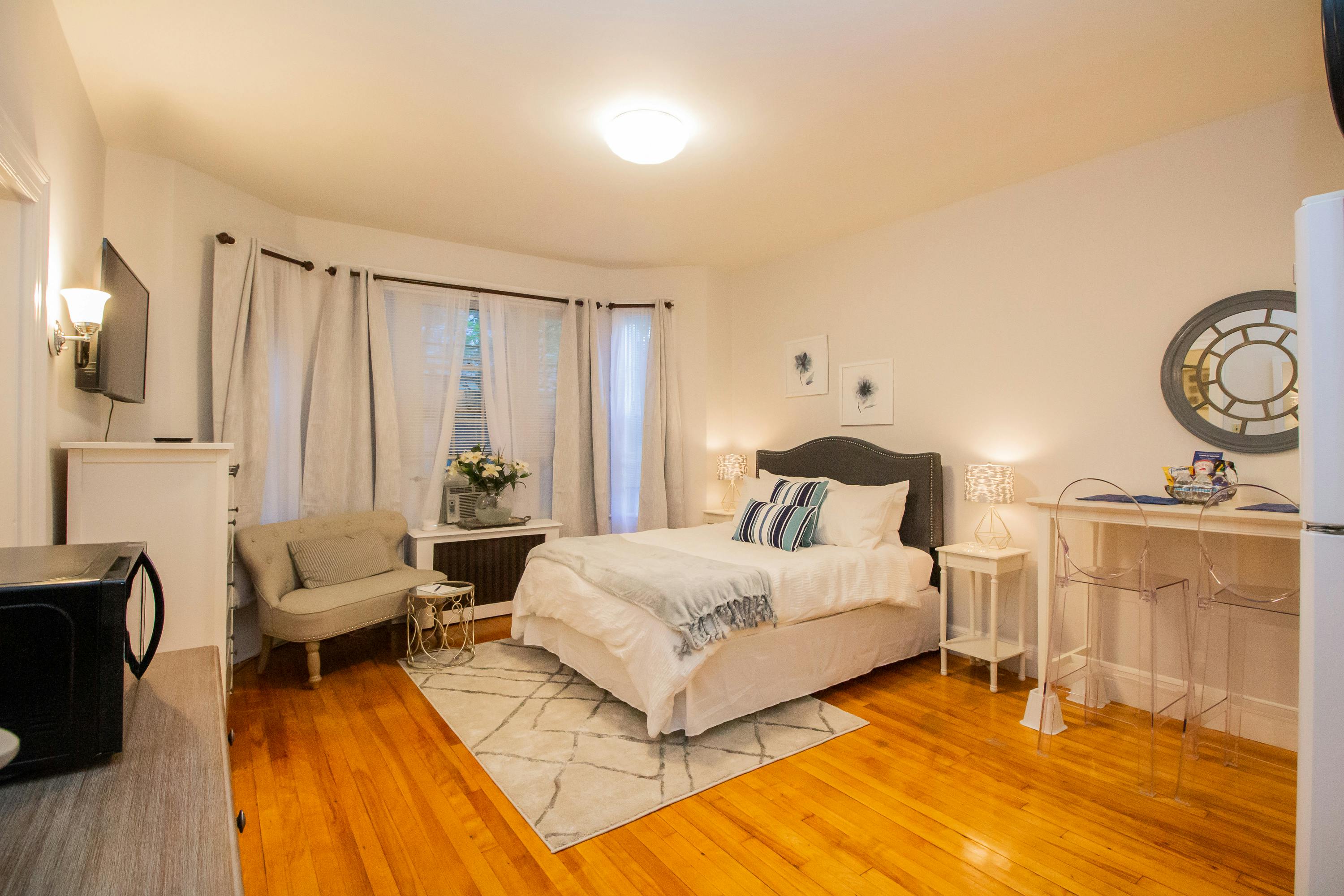 Studio for rent for $3,500 per month in Brookline, Beacon Street