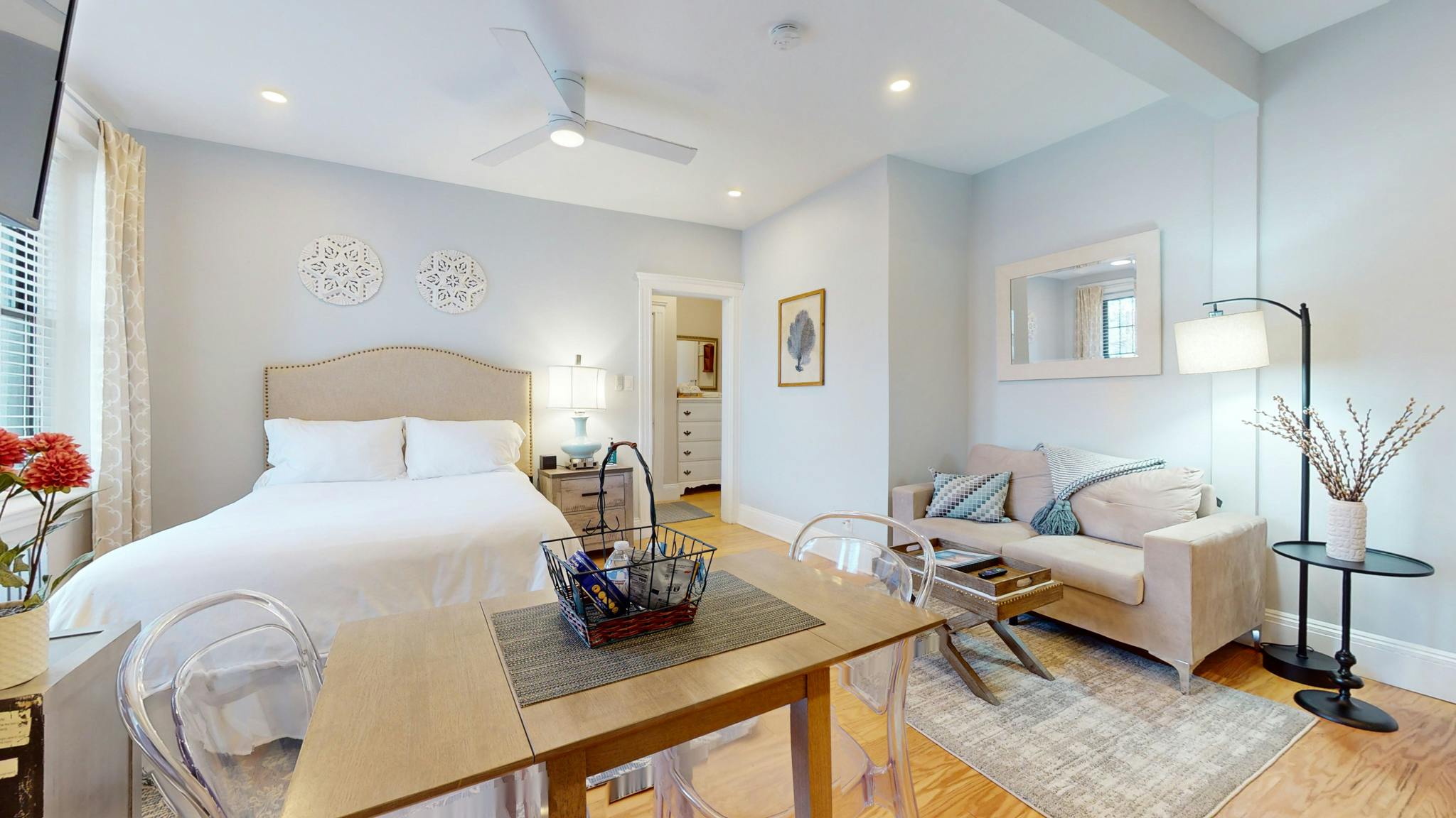 Studio for rent for $3,873 per month in Boston, Chestnut Hill Avenue