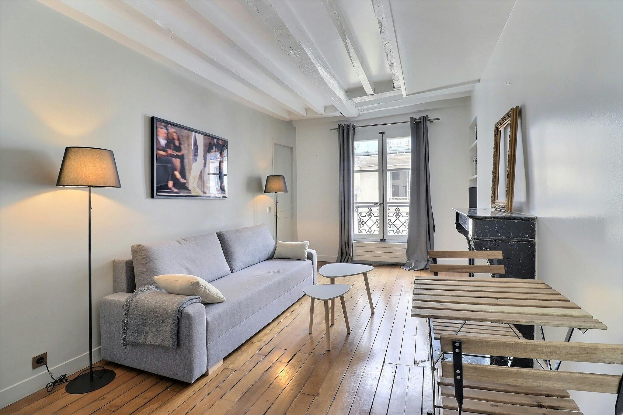 Apartment for rent for €1,802 per month in Paris, Rue du Temple