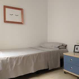 Отдельная комната сдается в аренду за 350 € в месяц в Alicante, Calle Sargento Vaillo