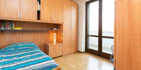 Privé kamer te huur voor € 650 per maand in Pregnana Milanese, Via 4 Novembre