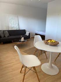单间公寓 正在以 €850 的月租出租，其位于 Düsseldorf, Ahnfeldstraße