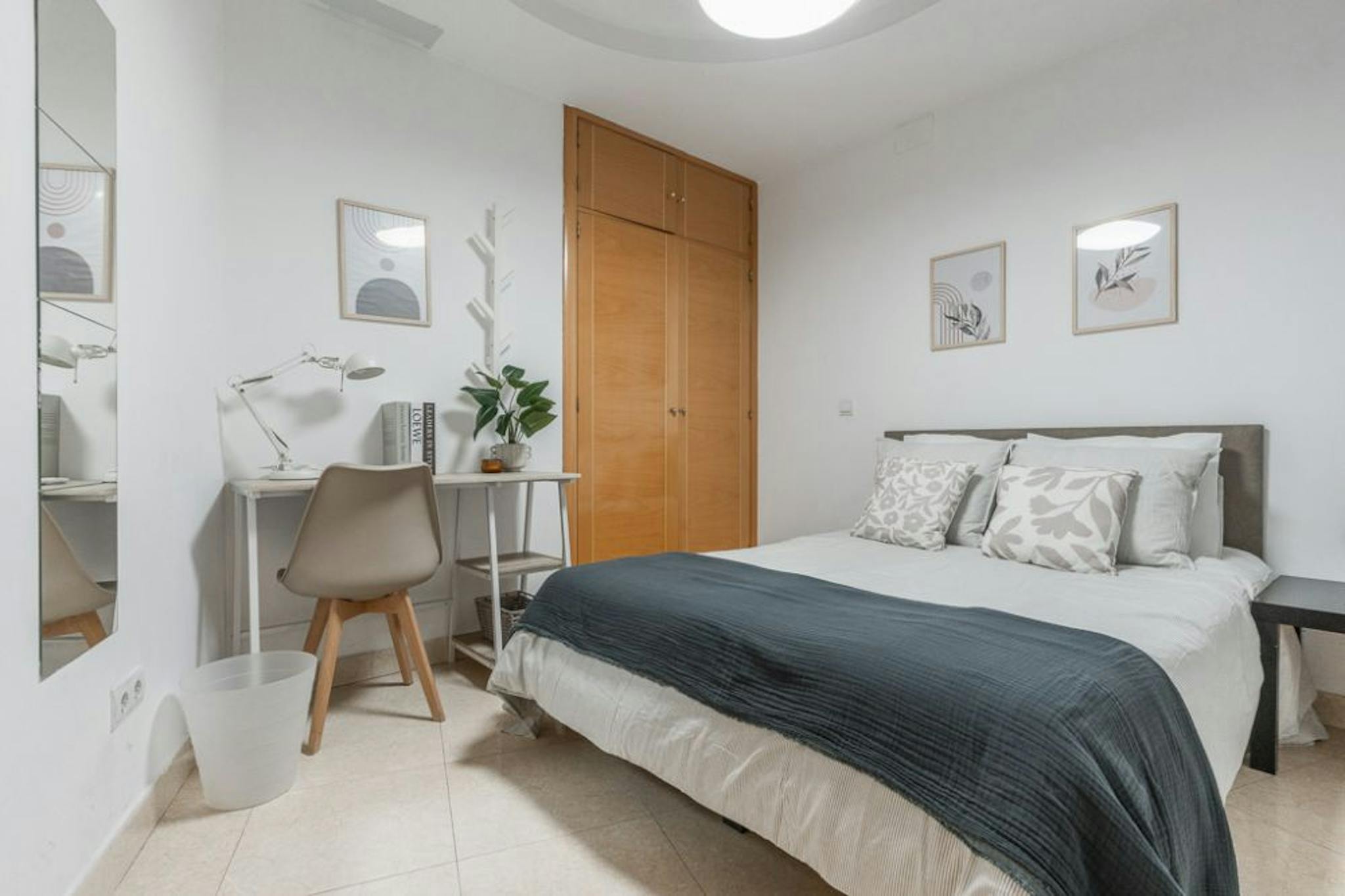 Plaza de Santa Cruz, Madrid preview