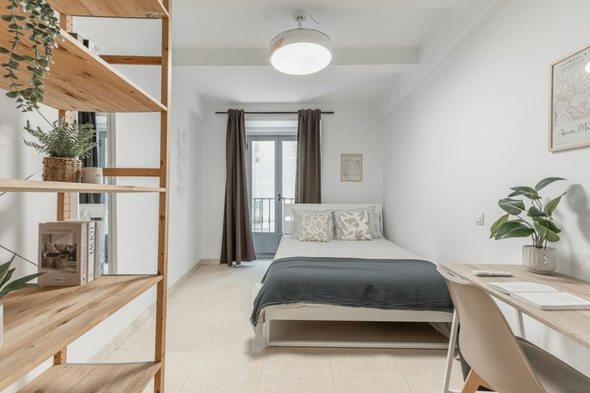 Plaza de Santa Cruz, Madrid preview