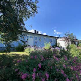 Private room for rent for SEK 5,647 per month in Jakobsberg, Aftonvägen