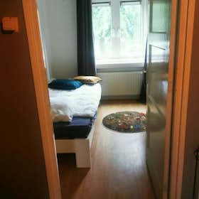 Private room for rent for €800 per month in The Hague, Hengelolaan