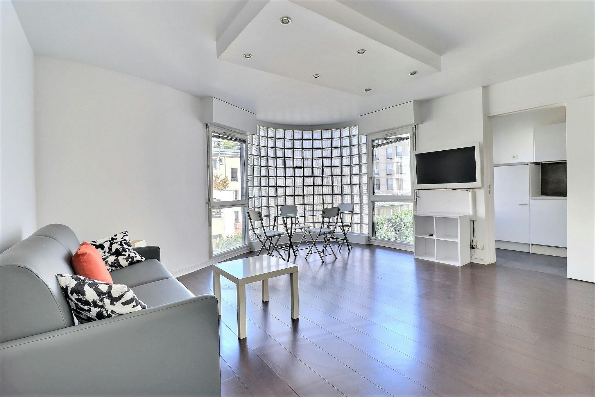 单间公寓 正在以 €1,529 的月租出租，其位于 Boulogne-Billancourt, Rue de la Saussière