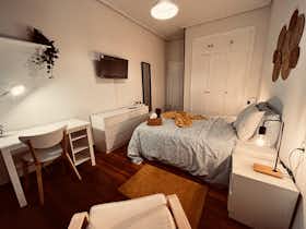 Pokój współdzielony do wynajęcia za 550 € miesięcznie w mieście Bilbao, Avenida del Ferrocarril