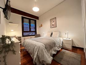 Gedeelde kamer te huur voor € 550 per maand in Bilbao, Avenida del Ferrocarril