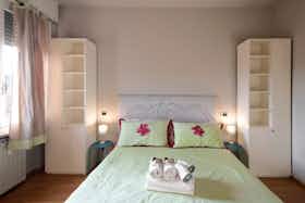 Квартира за оренду для 2 500 EUR на місяць у Parma, Borgo Schizzati