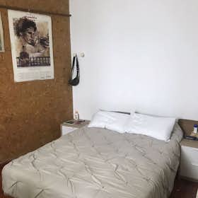 Private room for rent for €660 per month in Barcelona, Carrer de Santa Madrona
