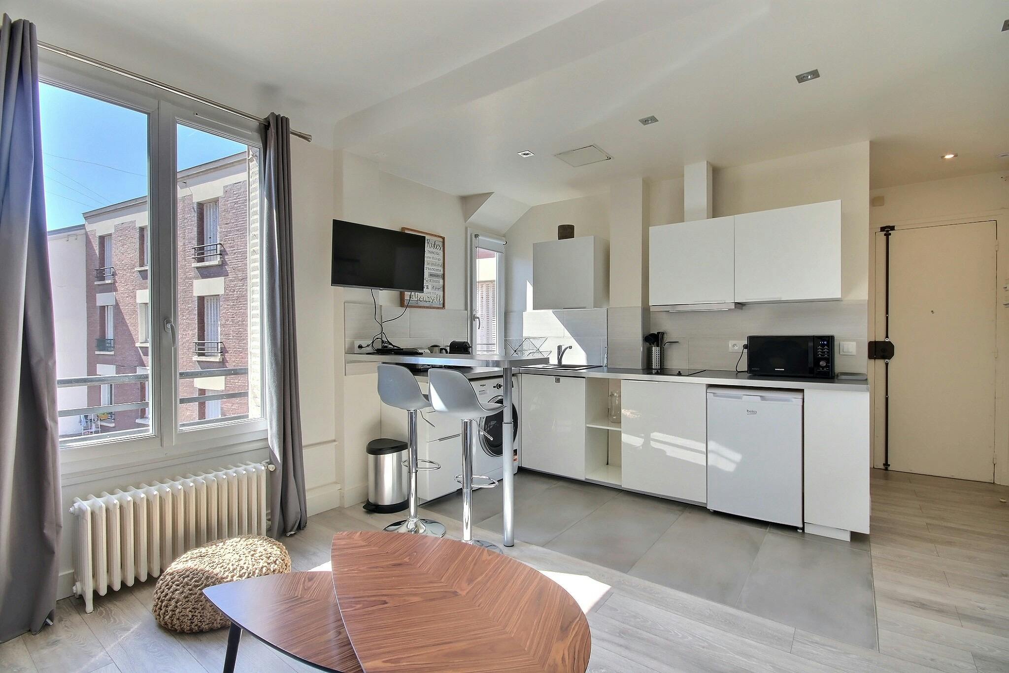 Студия сдается в аренду за 1 481 € в месяц в Levallois-Perret, Rue Barbès