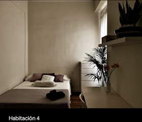 Private room for rent for €454 per month in Valencia, Carrer Doctor Gil i Morte
