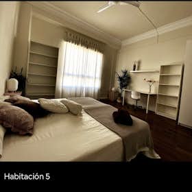 Private room for rent for €494 per month in Valencia, Carrer Doctor Gil i Morte